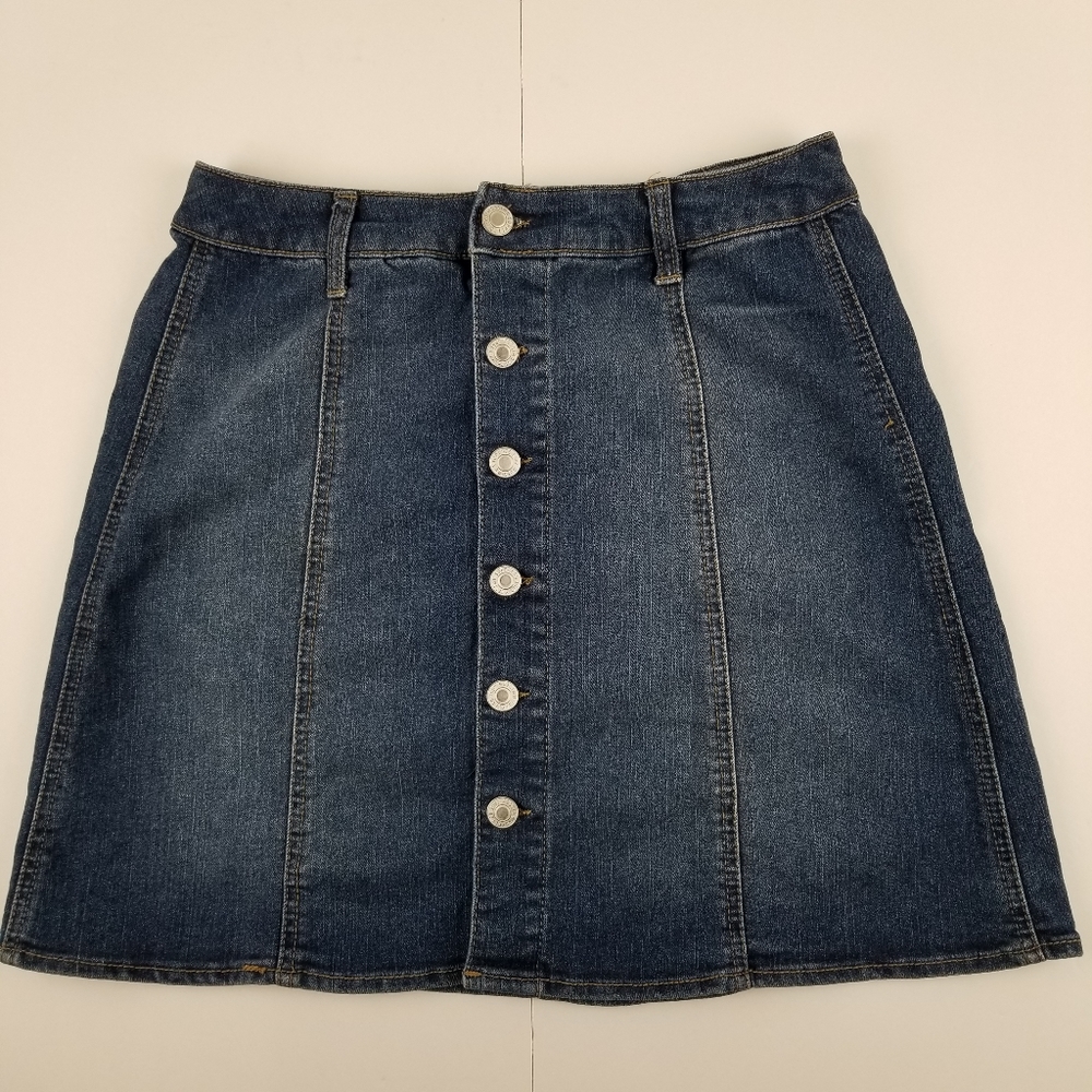 Mossimo Supply 6 button short jean skirt size 6